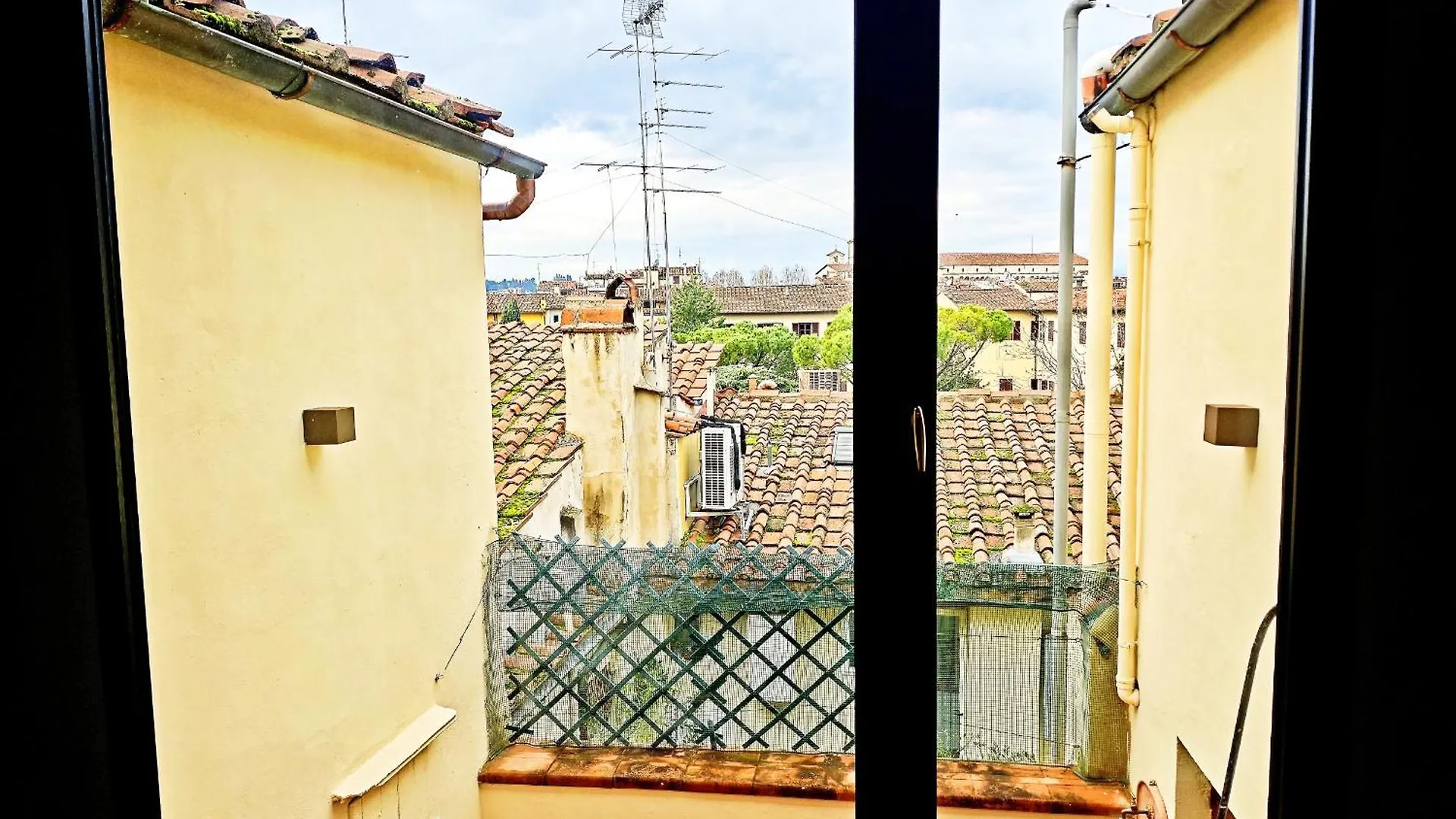 Greenhouse Florenz Apartment